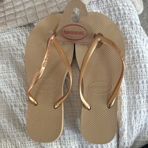 Havaianas Metallic Gold Sandals